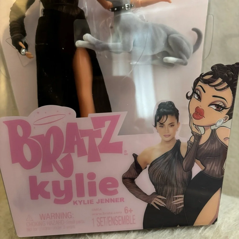 NIB MGA Bratz X Kylie Bratz Doll - Picture 5 of 6